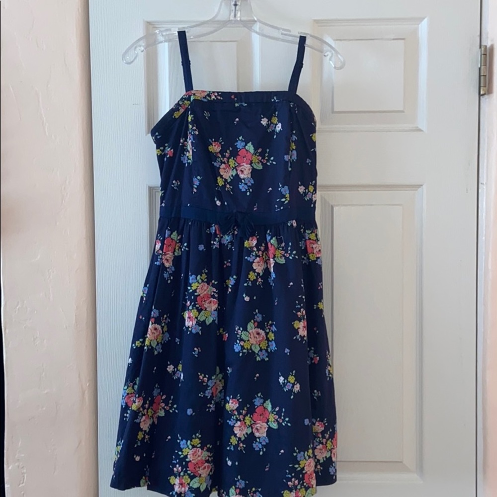 navy blue floral dress•johnnie b